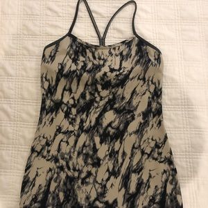 Lululemon Power-Y tank size 8 like new!